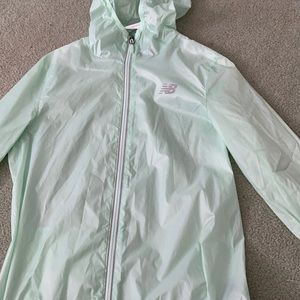 new balance windbreaker
